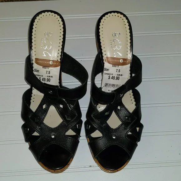 BCBG Paris Women's Size 7.5 Cork Wedge Heel Slip On Sandals - Picture 14 of 14